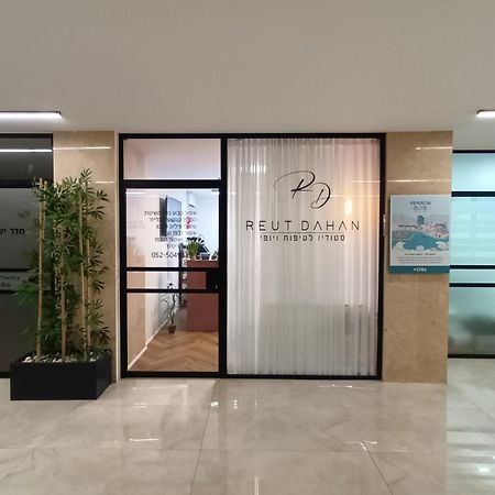 Beach Suite Israel- Best View, Gym, Massage Chair, Low Fee For Off-Site Indoor Pool Spa ביץ סוייט ישראל- נוף ים מאלף, כיסא מסאז, חדר כושר, אפשרות לבריכה מקורה, וספא בתשלום ממש מוזל Ashkelon Ngoại thất bức ảnh