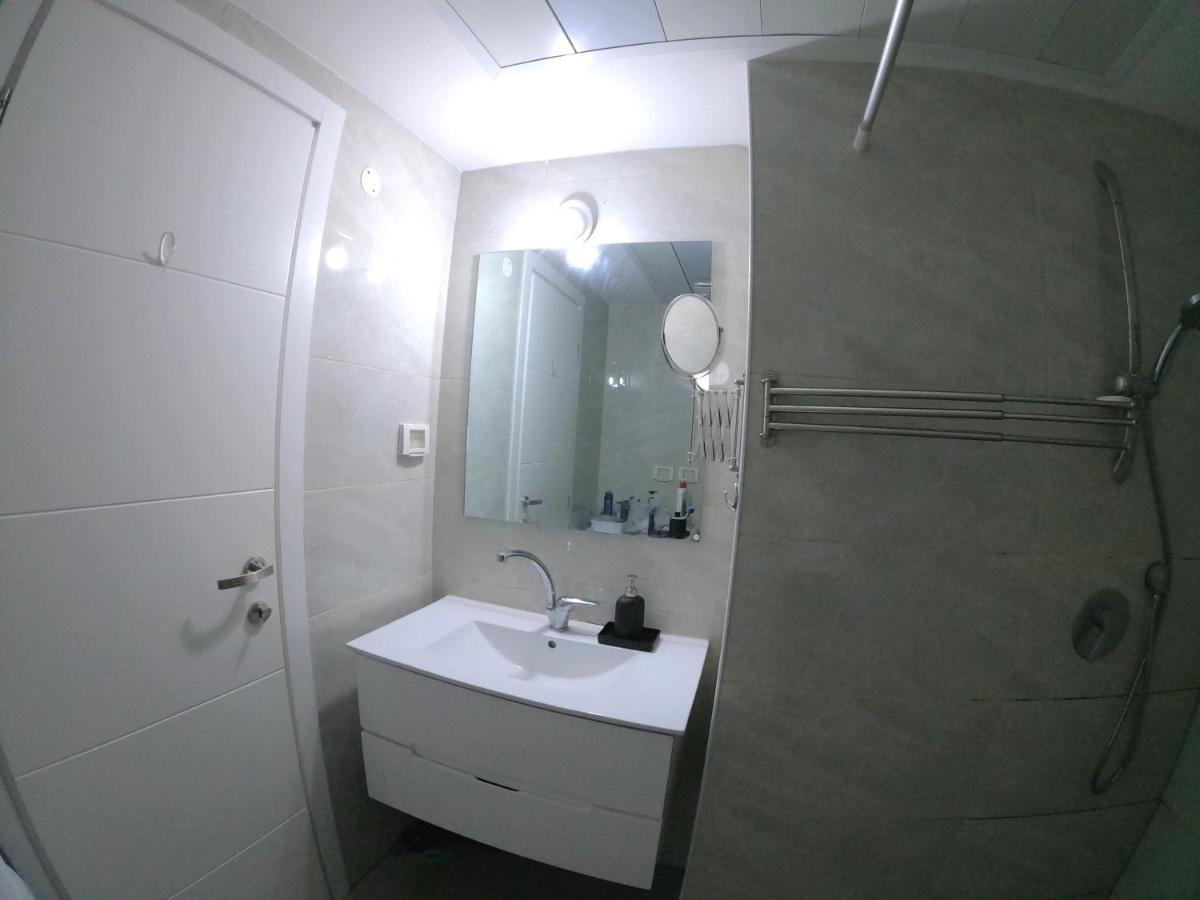 Beach Suite Israel- Best View, Gym, Massage Chair, Low Fee For Off-Site Indoor Pool Spa ביץ סוייט ישראל- נוף ים מאלף, כיסא מסאז, חדר כושר, אפשרות לבריכה מקורה, וספא בתשלום ממש מוזל Ashkelon Ngoại thất bức ảnh